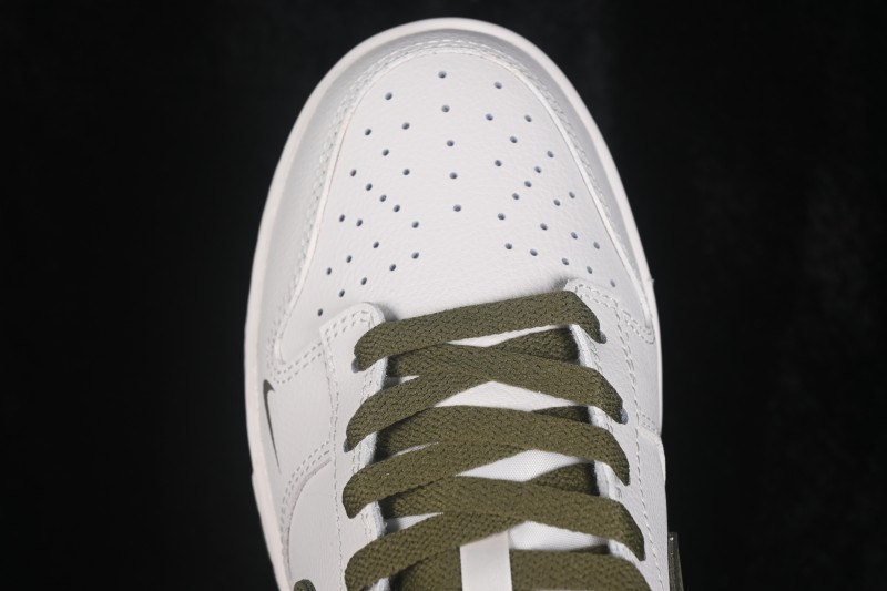 Nike SB Dunk Low Skateboarding Shoes with Classic Design and Durable Construction - WG0319-146