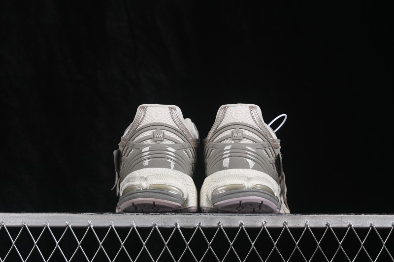 New Balance 1906 Retro Running Shoes with Breathable Mesh and T-Beam Arch Support - U19063VV