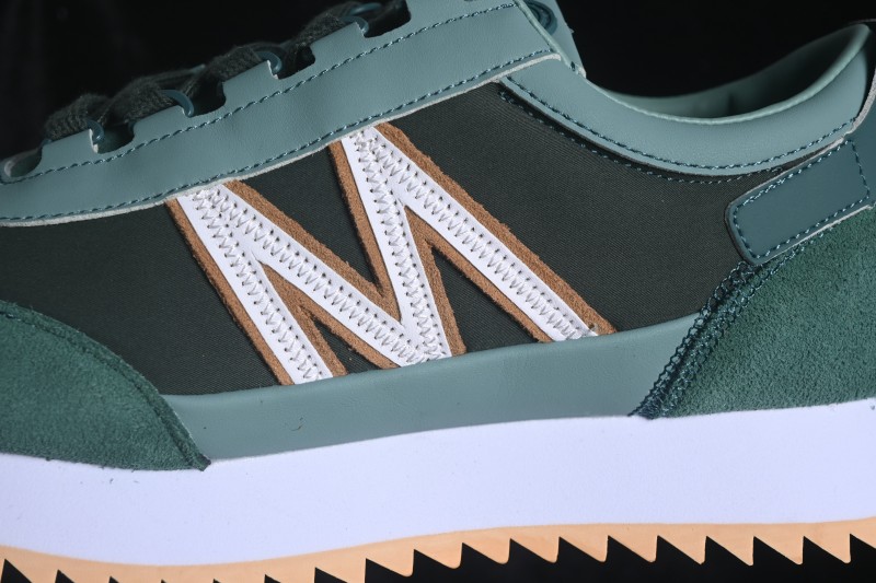 Moncler Pacey2 Lace-Up Round-Toe Low-Top Lifestyle Sneakers in Green - Pacey2
