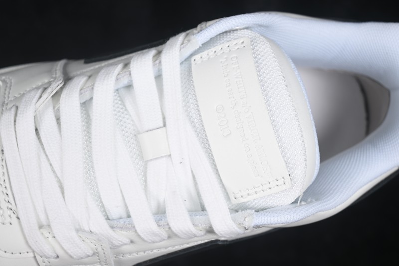 Off-White Out of Office Low-Top Skateboarding Shoes in Off-White Gum Black - WME5