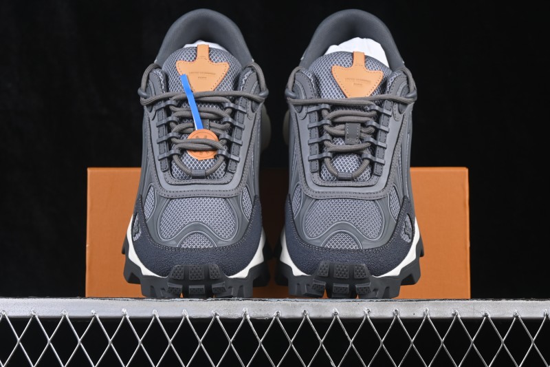 Louis Vuitton Tatic Runner Retro Chunky Sneakers - GREY