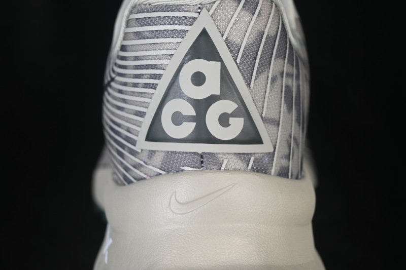 Nike ACG Ultrafly Trail Running Shoes with Cushioned Racing Sole - HF5668-300