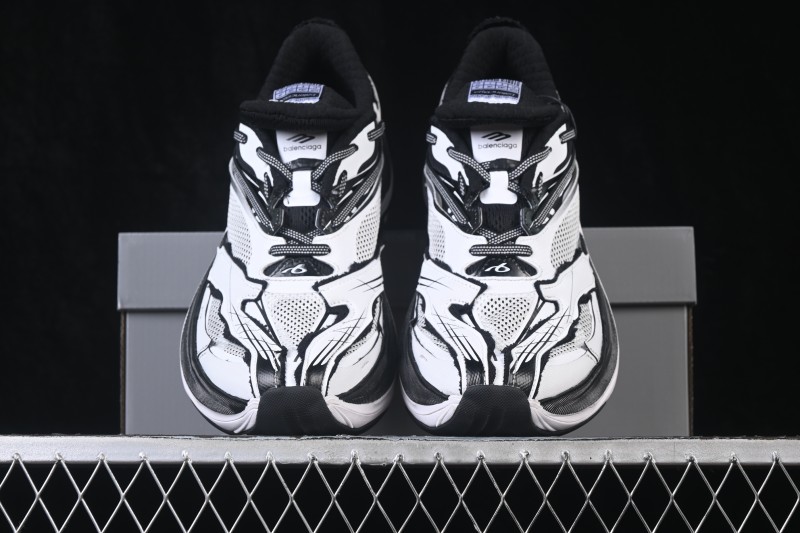 Balenciaga Jet Chunky Low-Top Dad Sneakers with Embossed Print - WMRTN9010