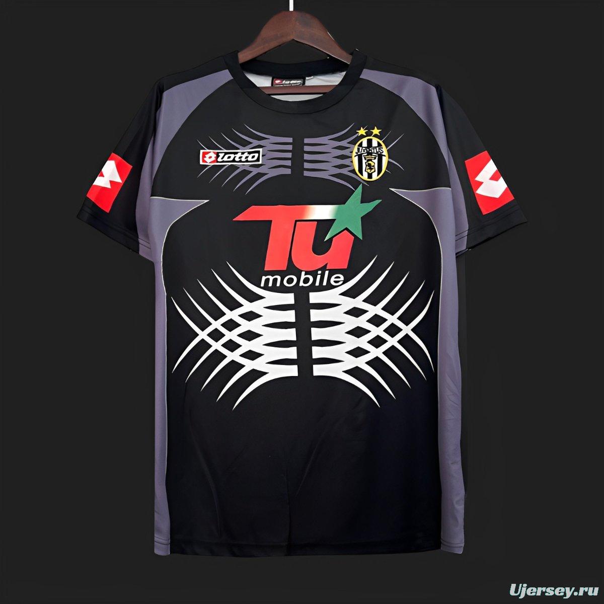 Retro 01/02 Juventus Black Goalkeeper Jersey